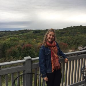 Meet your Posher, Danielle